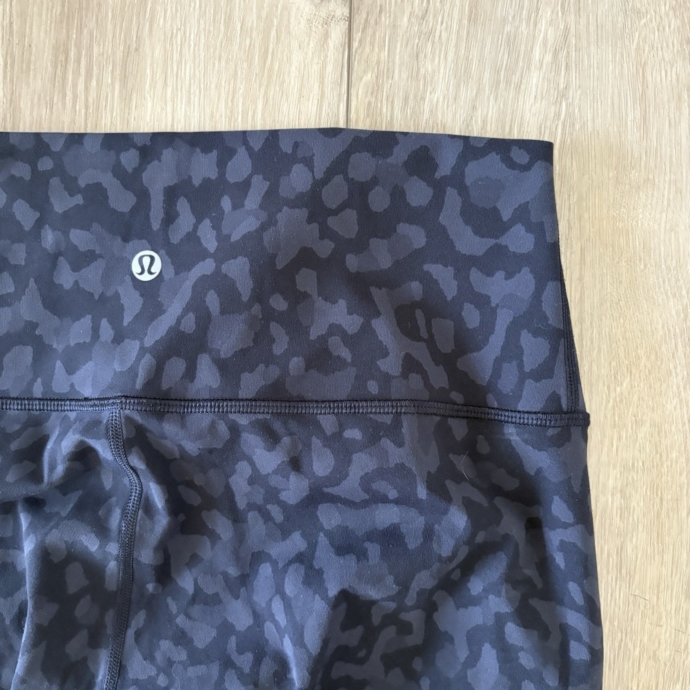 Lululemon Wunder Under High Rise Leggings Black Camo Luxtreme Size 8 - Picture 7 of 7
